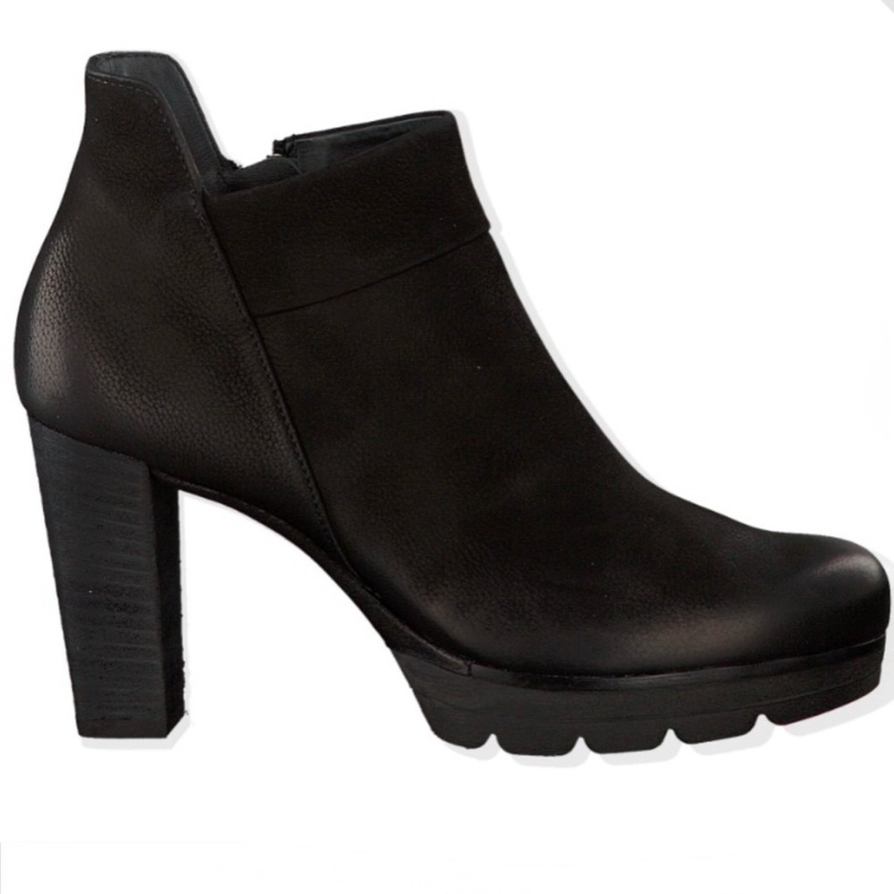 Ankle Booties. US sizes. Never worn